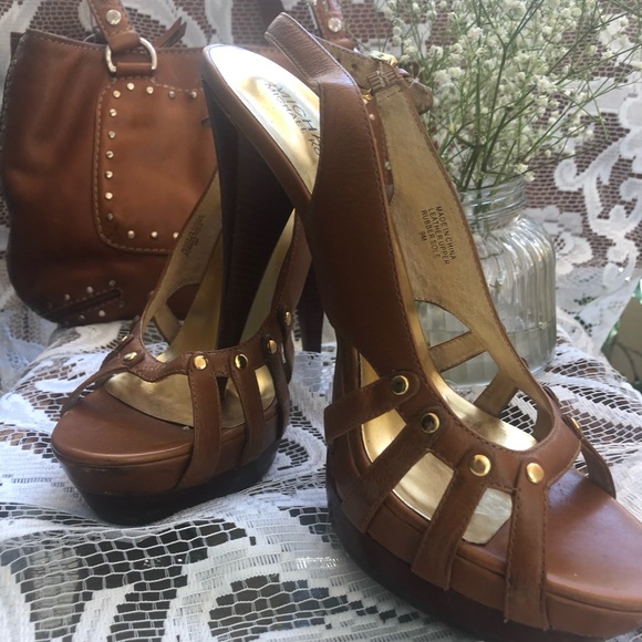 Micheal Kors size 9 Brown Leather Heels - Picture 1 of 4